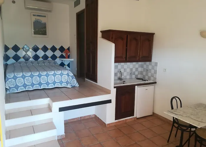 Marina Di A Testa Üdülőközpont